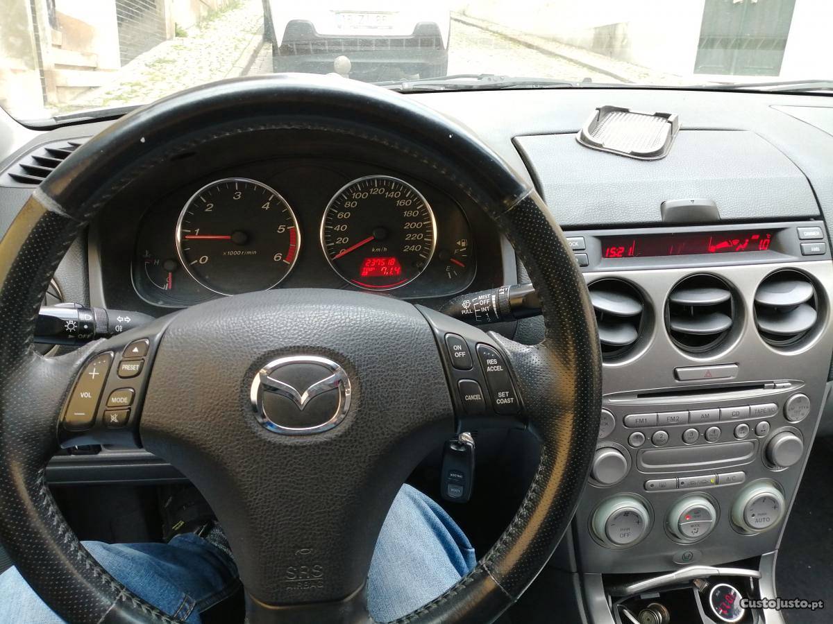 Mazda 6 CD Junho/04 - à venda - Ligeiros Passageiros,