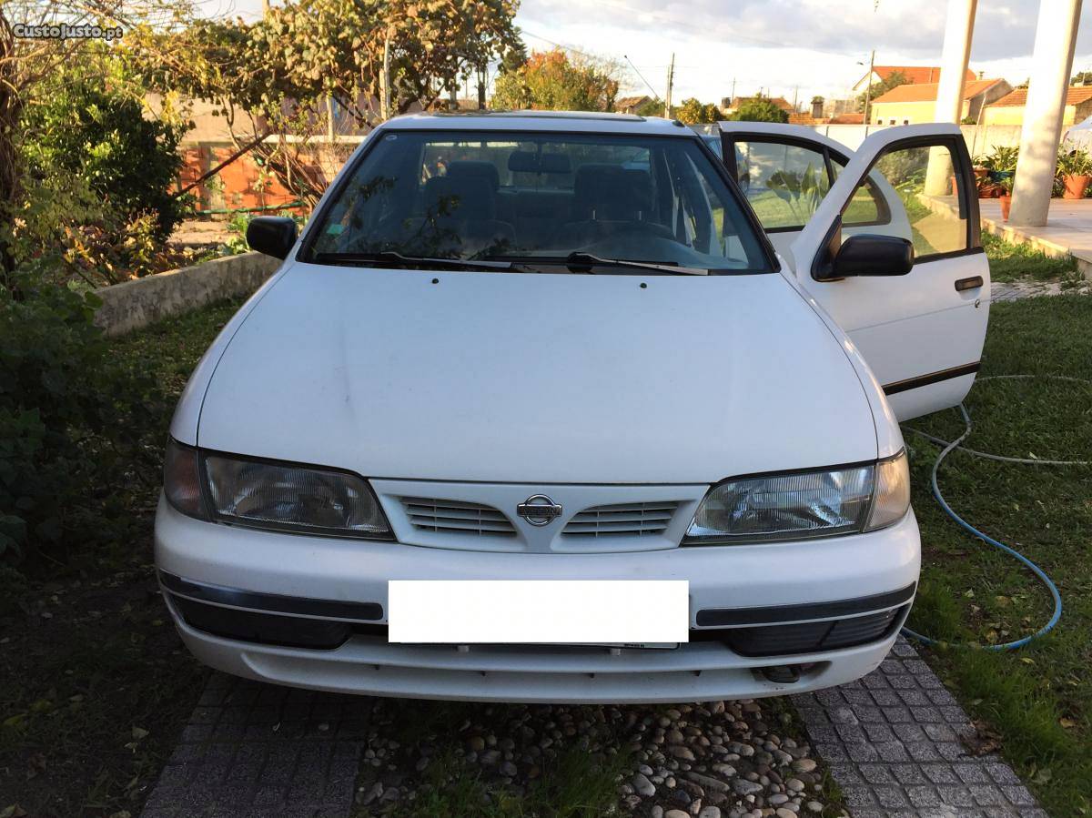 Nissan Almera N15 Novembro/97 - à venda - Ligeiros