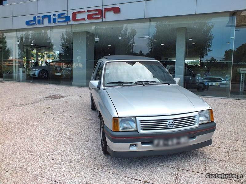 Opel Corsa 1.2 ST Novembro/90 - à venda - Ligeiros