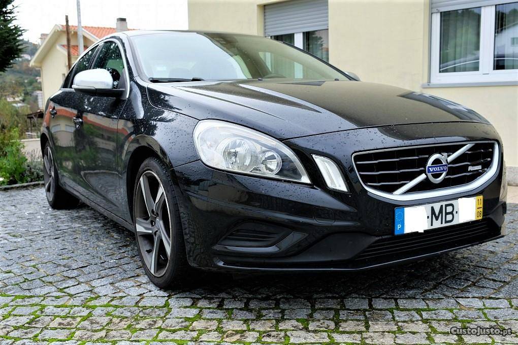 Volvo S D3 R-Design Outubro/11 - à venda - Ligeiros