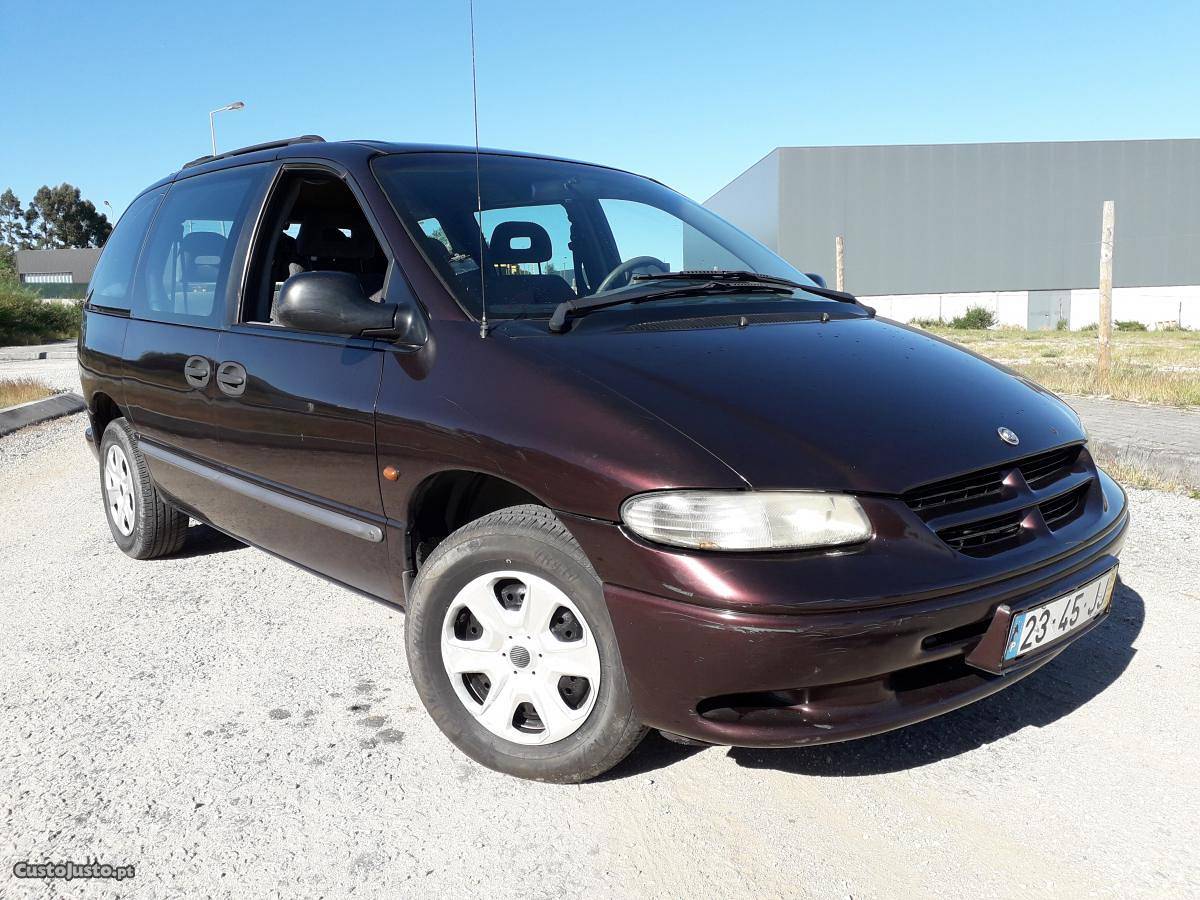 Chrysler Voyager 2.5 7lugares Janeiro/98 - à venda -