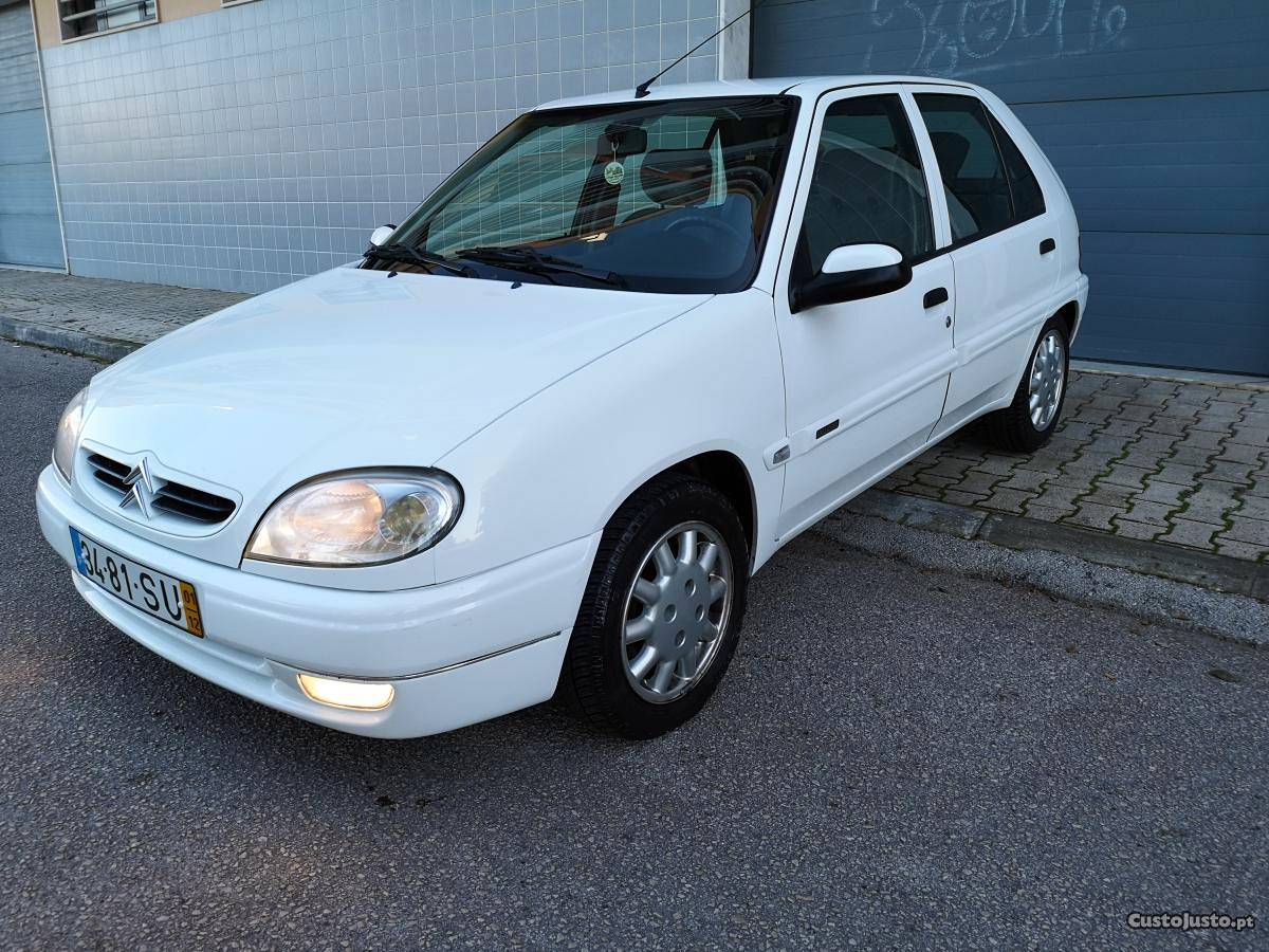 Citroën Saxo 1.1i kms Dezembro/01 - à venda -