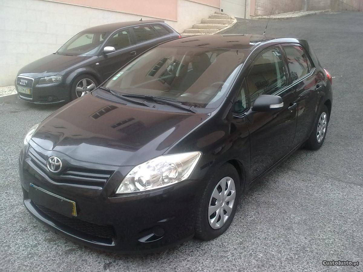 Toyota Auris 1.4 D-4D Active+AC Novembro/10 - à venda -