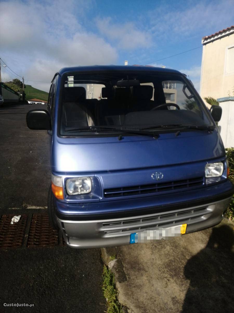 Toyota HiAce Combi 2.4 Agosto/94 - à venda - Ligeiros