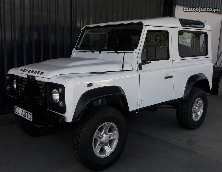 Land Rover Defender td4 Puma Dezembro/09 - à venda -