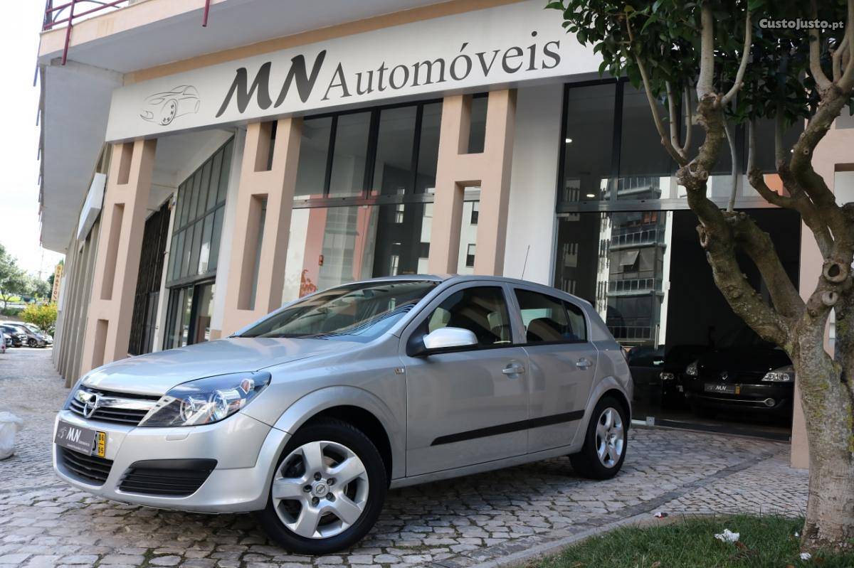 Opel Astra 1.3 CDTi Enjoy Maio/06 - à venda - Ligeiros