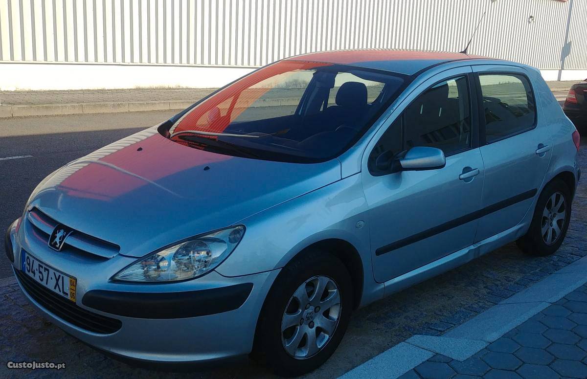 Peugeot  HDi XR Clim 68cv Maio/04 - à venda -