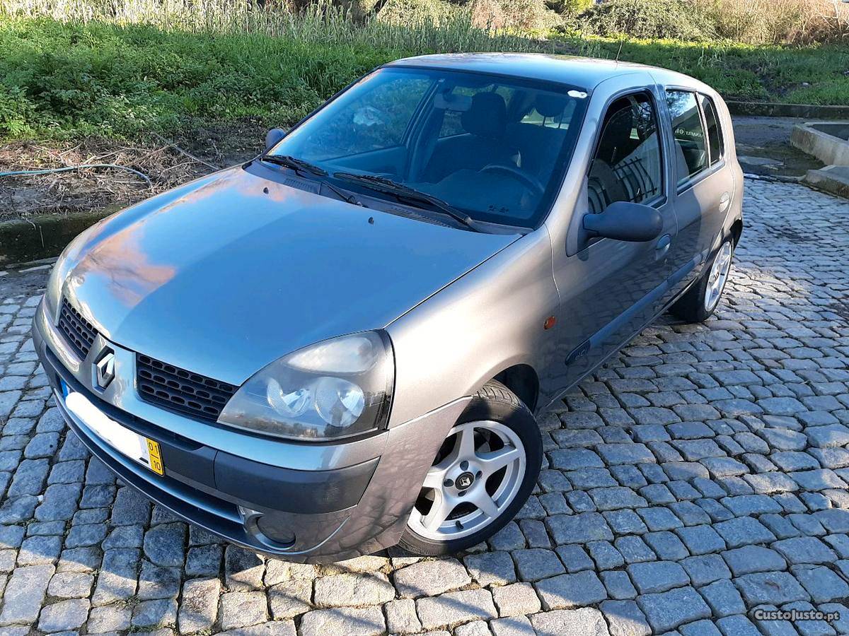 Renault Clio 1.5dci - 5lug - Econômico - Diesel Outubro/01