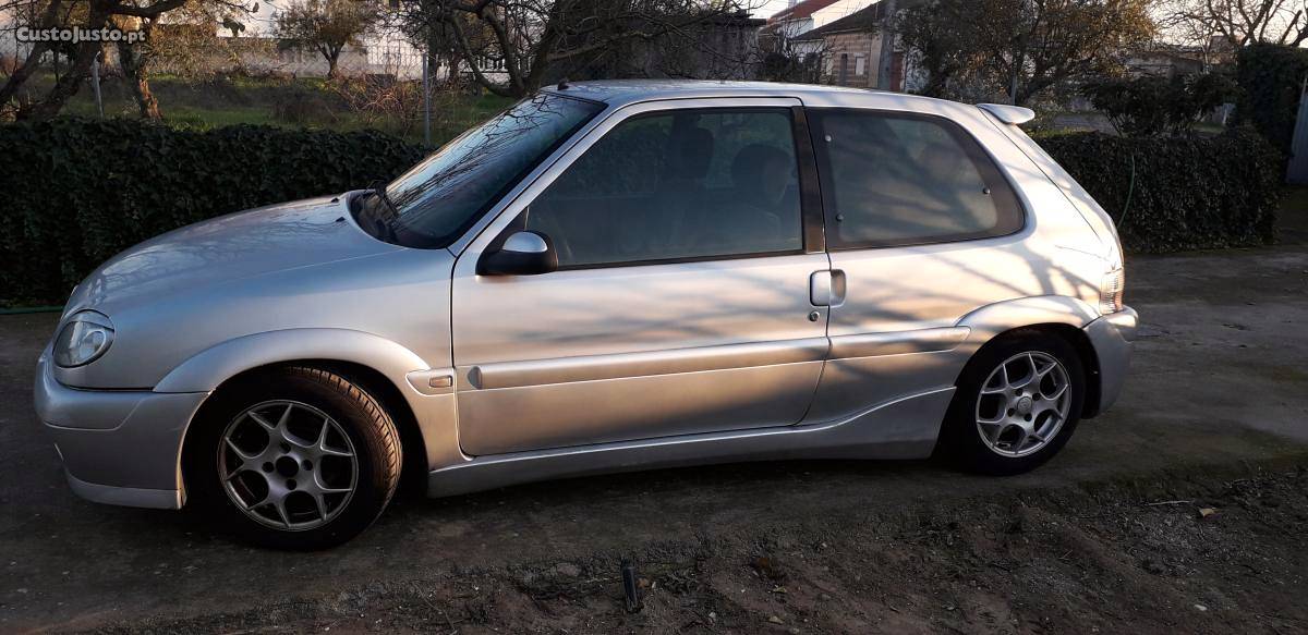 Citroën Saxo 1.4VTS Julho/02 - à venda - Ligeiros