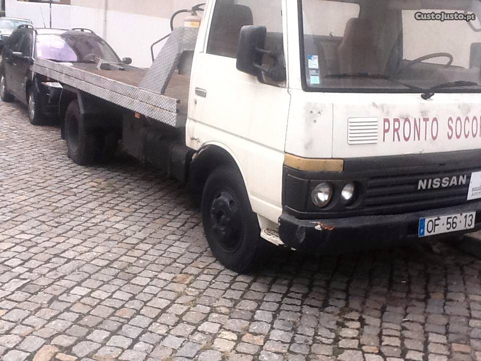 Nissan Cabstar 3.3 Novembro/89 - à venda - Ligeiros