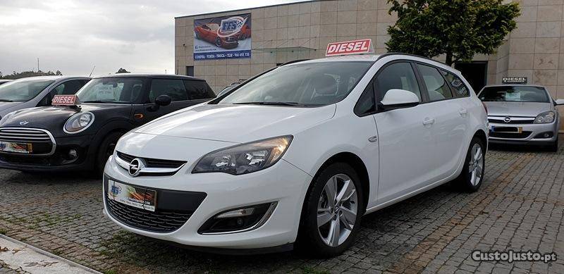Opel Astra SPORTS TOURER Outubro/13 - à venda - Ligeiros