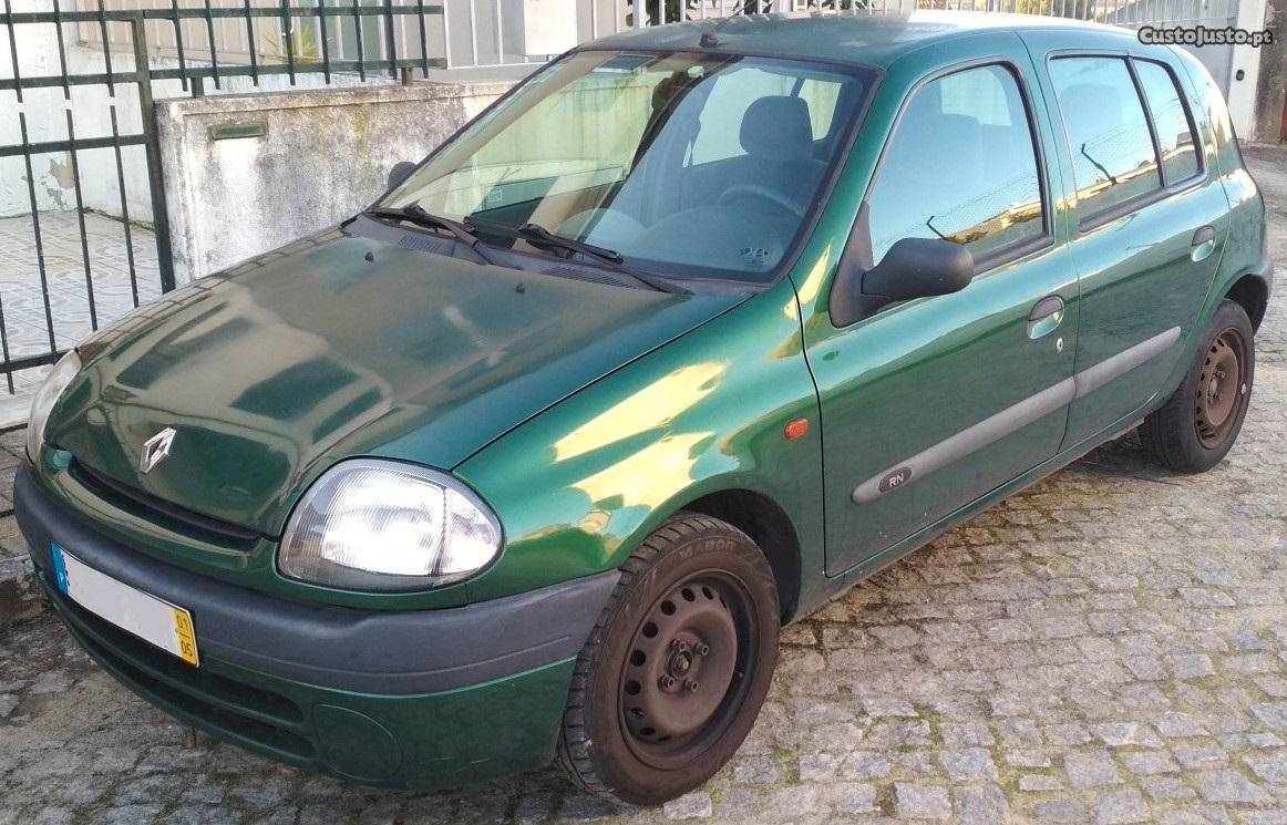 Renault Clio Direção Assistida Maio/01 - à venda -