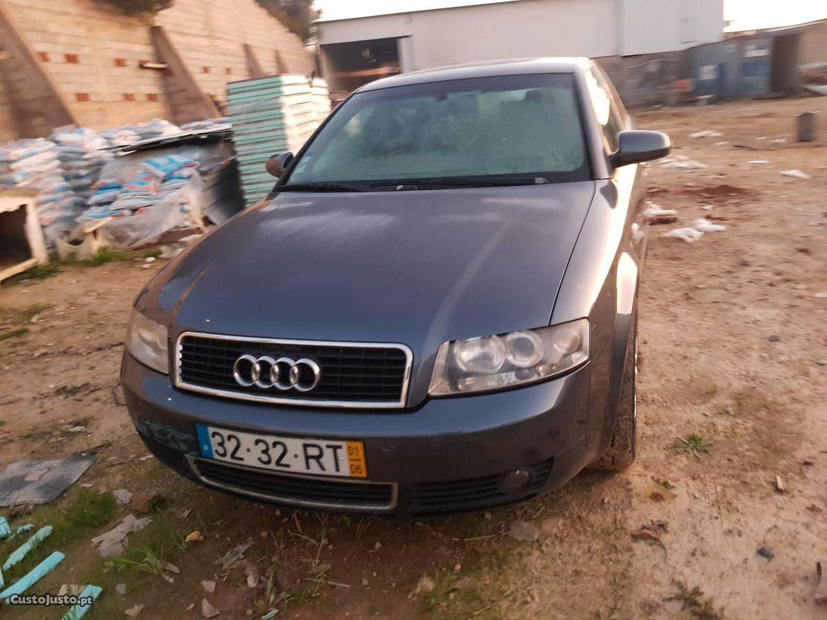 Audi A4 Nacional Junho/01 - à venda - Ligeiros Passageiros,