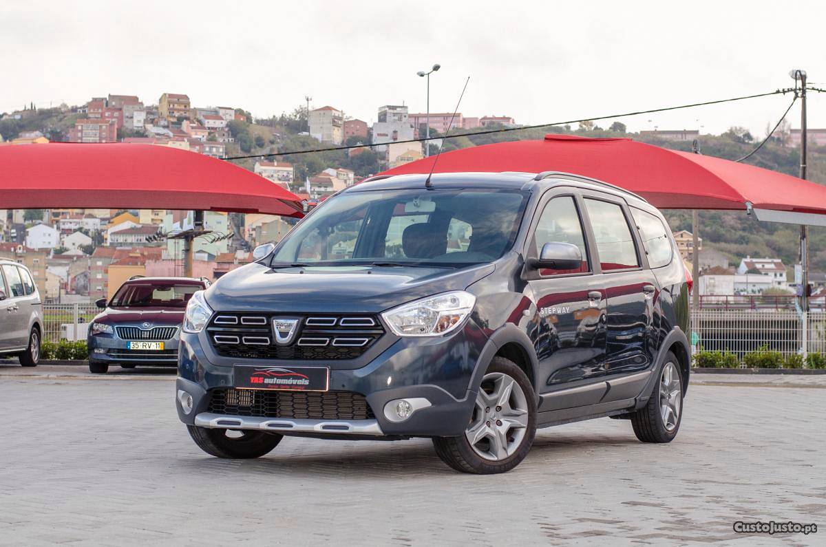 Dacia Lodgy 1.5 dCi Stepway Outubro/17 - à venda - Ligeiros