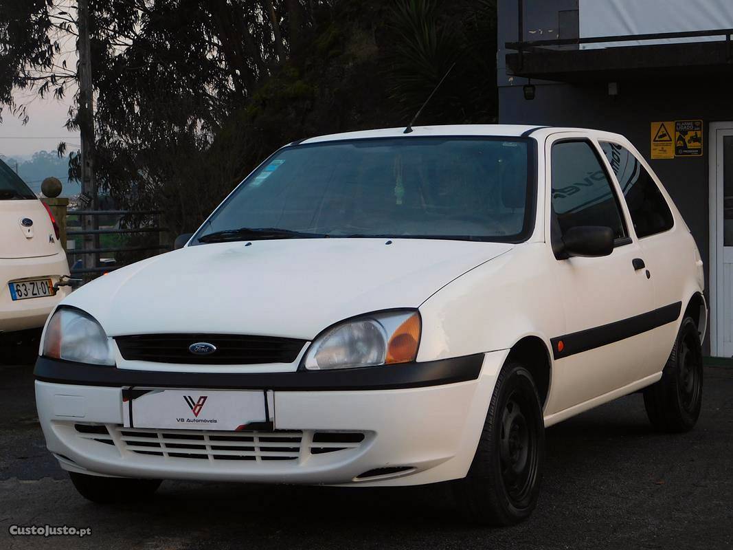 Ford Fiesta 1.2i Janeiro/00 - à venda - Ligeiros
