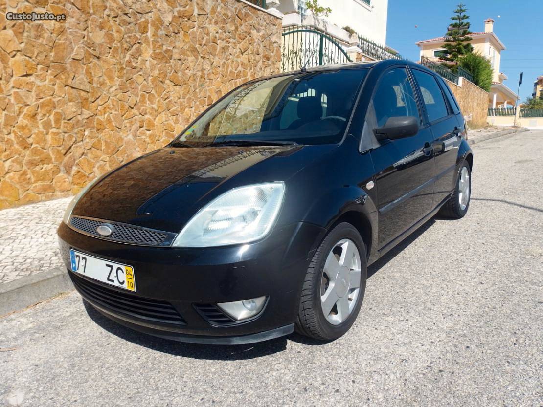 Ford Fiesta 1.4 TDCi Ghia Outubro/04 - à venda - Ligeiros