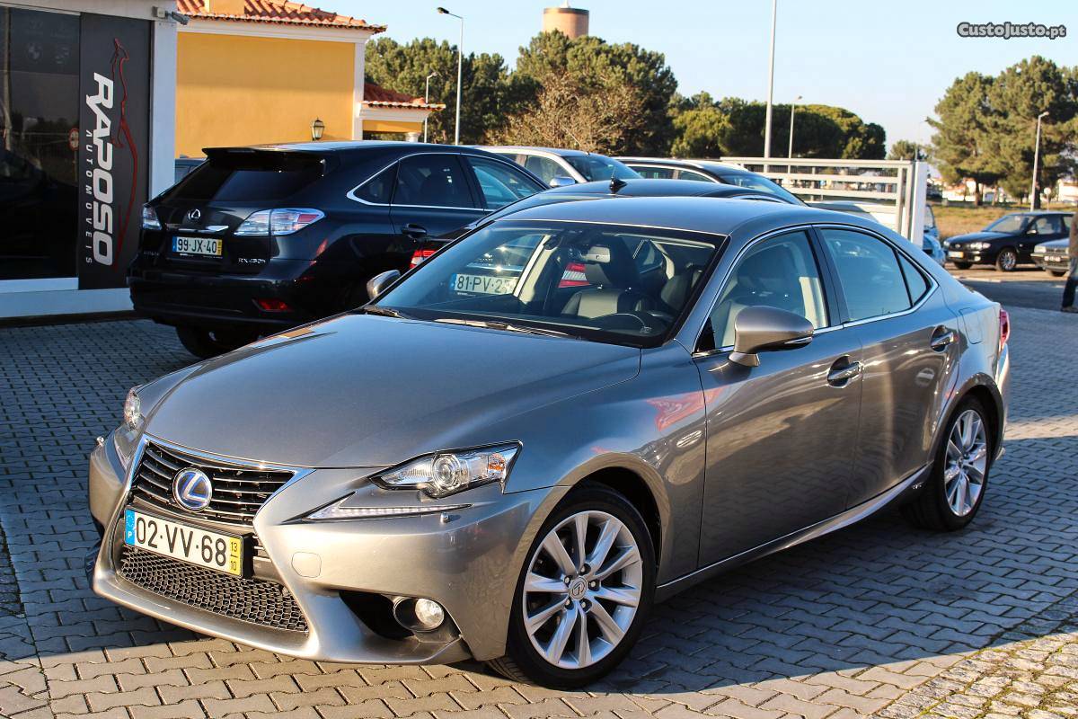 Lexus IS 300 h Executive Outubro/13 - à venda - Ligeiros