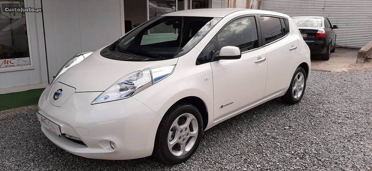 Nissan Leaf 100% Elétrico 30Kwh Março/17 - à venda -