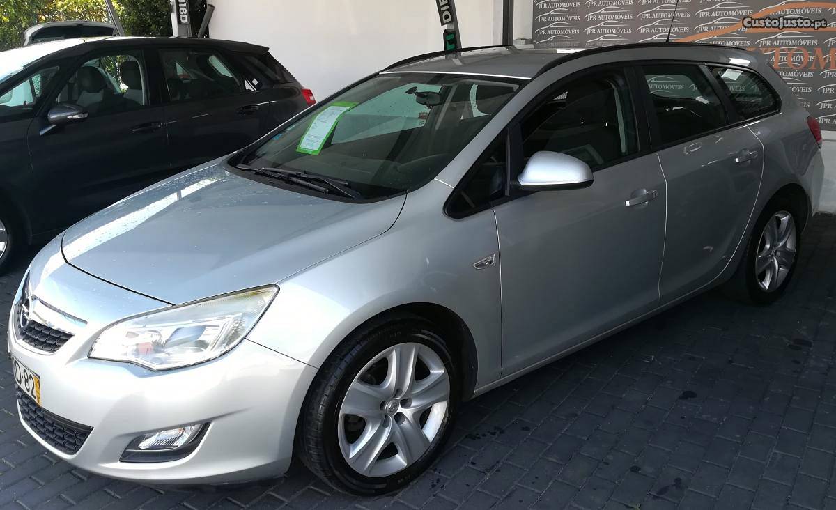 Opel Astra 1.3 DCDTI Julho/12 - à venda - Ligeiros