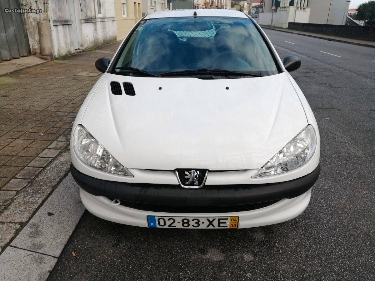 Peugeot 206 HDI Van Mt Económico Março/04 - à venda -