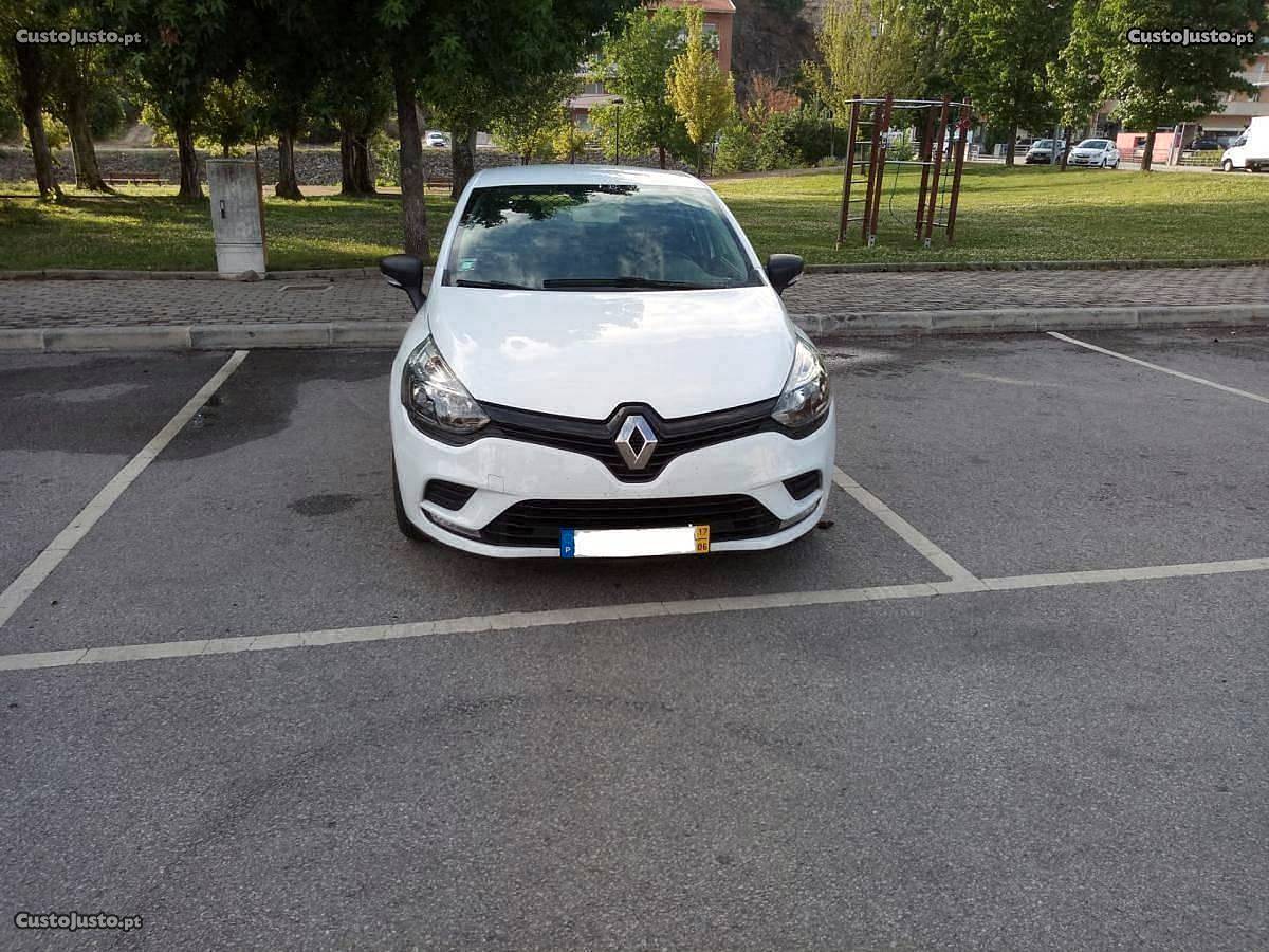 Renault Clio Iv Junho/17 - à venda - Comerciais / Van,