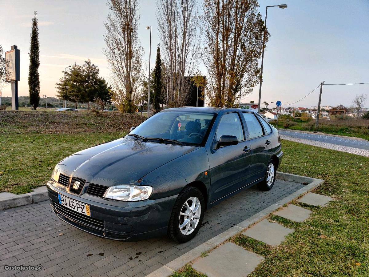 Seat Cordoba 1.4 Ar Condicionado Julho/00 - à venda -