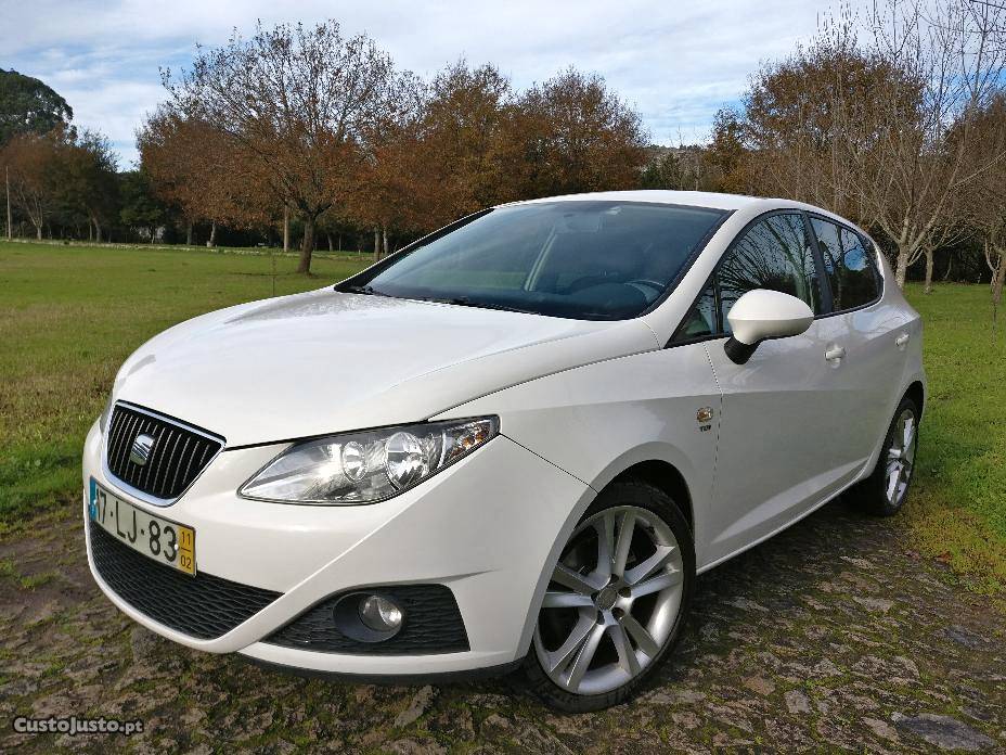 Seat Ibiza 1.6TDI 105CV Sport Fevereiro/11 - à venda -