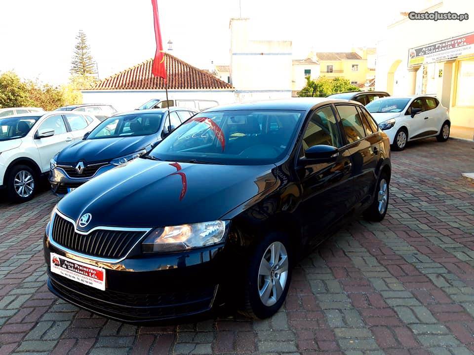 Skoda Rapid Style 1.4 TDI Maio/16 - à venda - Ligeiros