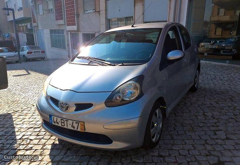 Toyota Aygo 1.0 Junho/06 - à venda - Ligeiros Passageiros,