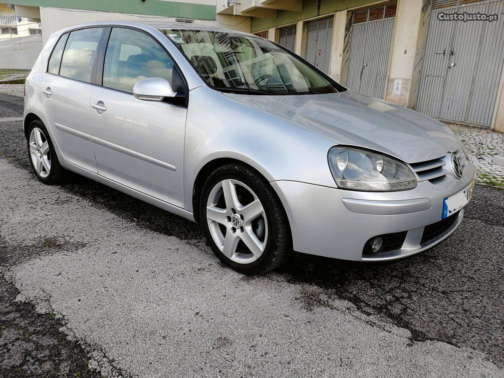 VW Golf 2.0TDI - SPORT Dezembro/03 - à venda - Ligeiros