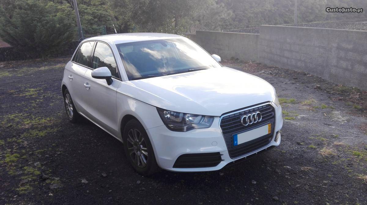 Audi A1 1.6 TDi 105CV Fevereiro/12 - à venda - Ligeiros