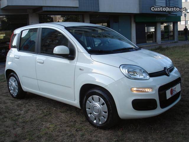 Fiat Panda 1.2 Lounge Julho/17 - à venda - Ligeiros