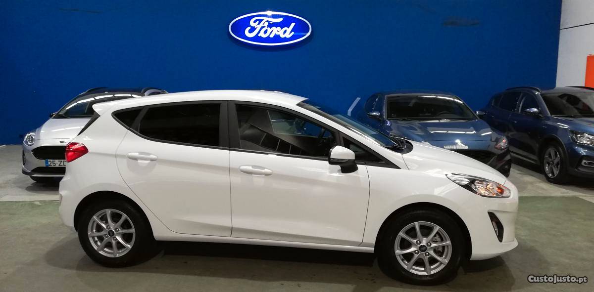 Ford Fiesta 1.1I Business 5P Março/19 - à venda - Ligeiros