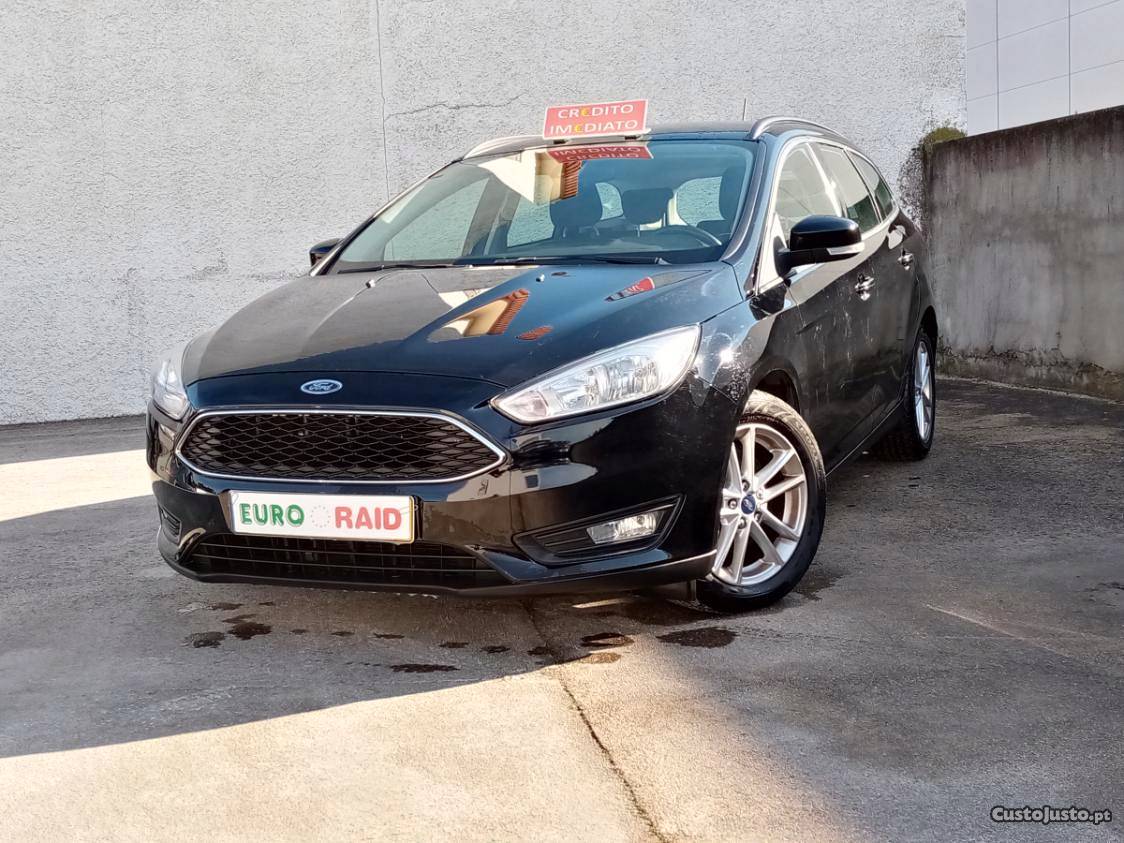 Ford Focus  Junho/17 - à venda - Ligeiros Passageiros,