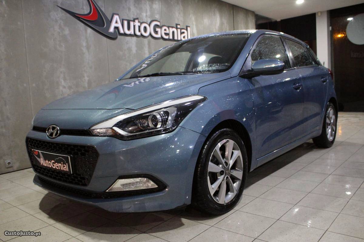 Hyundai i CRDI COMFORT Outubro/15 - à venda -