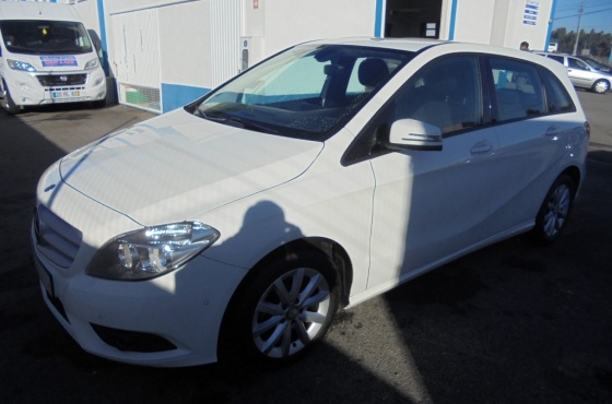 Mercedes-Benz B 180 CDI BlueEfficiency - AUTO SIMPATIA LDA