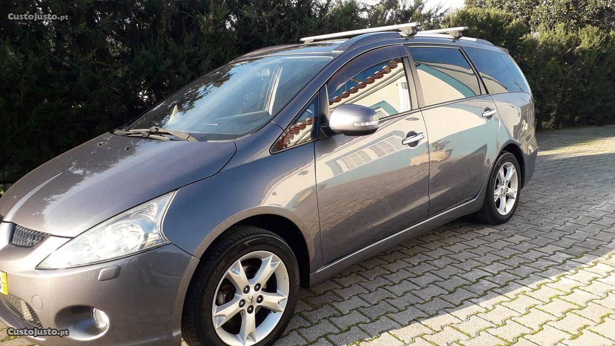 Mitsubishi Grandis Monovelume Março/11 - à venda -