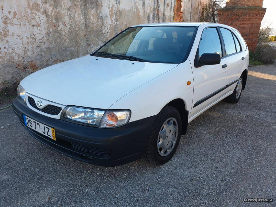 Nissan Almera 1,4 gasolina Abril/98 - à venda - Ligeiros