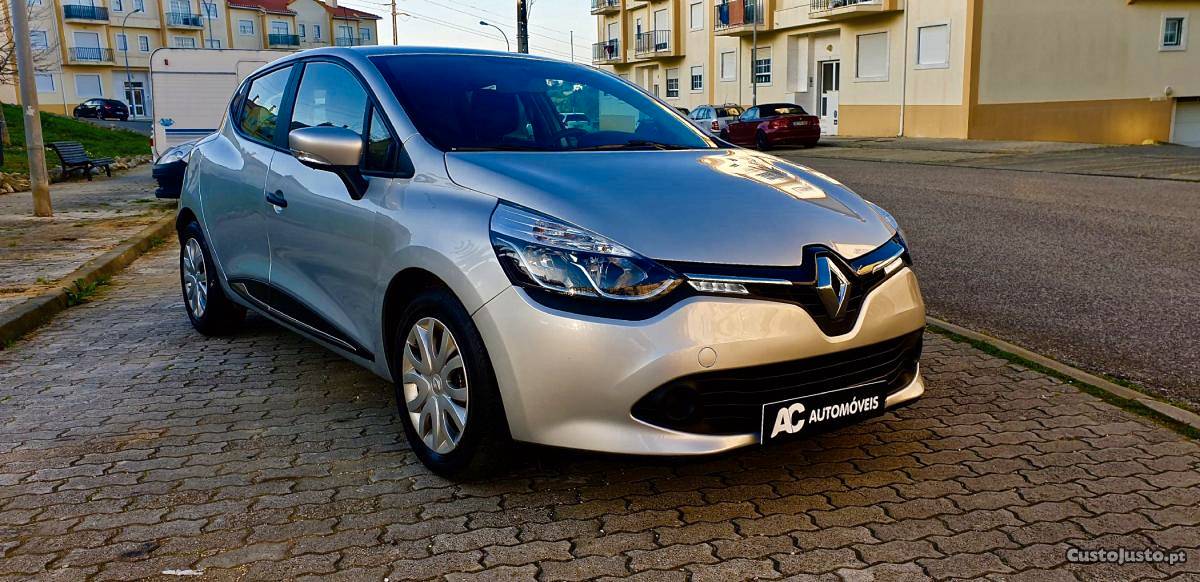 Renault Clio 1.5 DCi Dynamique S Julho/15 - à venda -