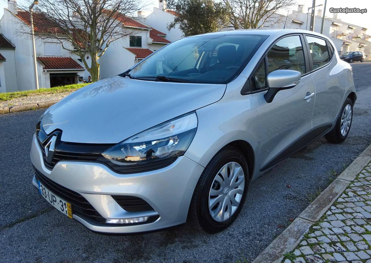 Renault Clio Zen 1.2 Abril/18 - à venda - Ligeiros