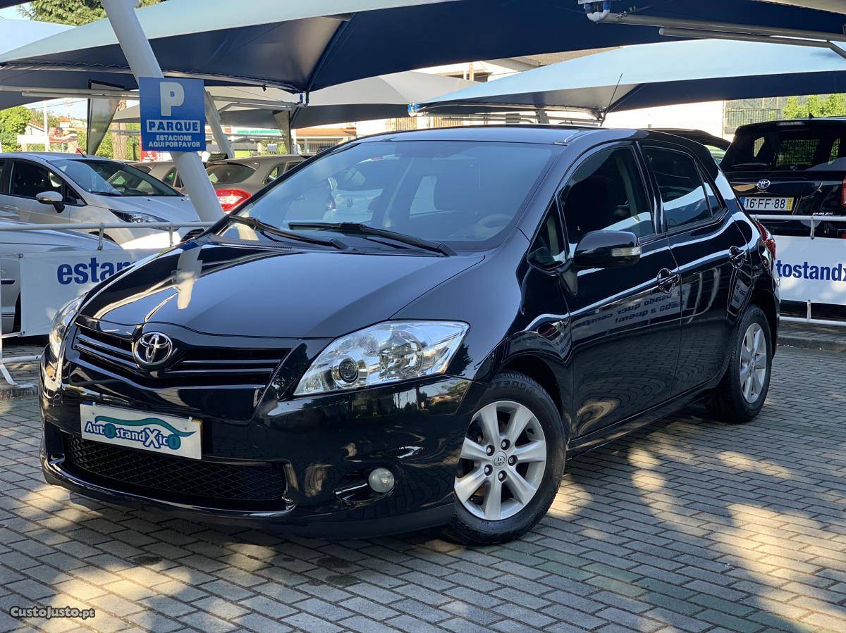 Toyota Auris 1.4 D4-D Confort Junho/12 - à venda - Ligeiros