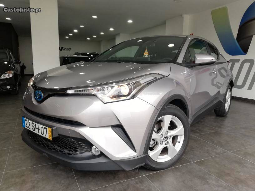 Toyota C-HR 1.8 HYbrido Confort Dezembro/16 - à venda -