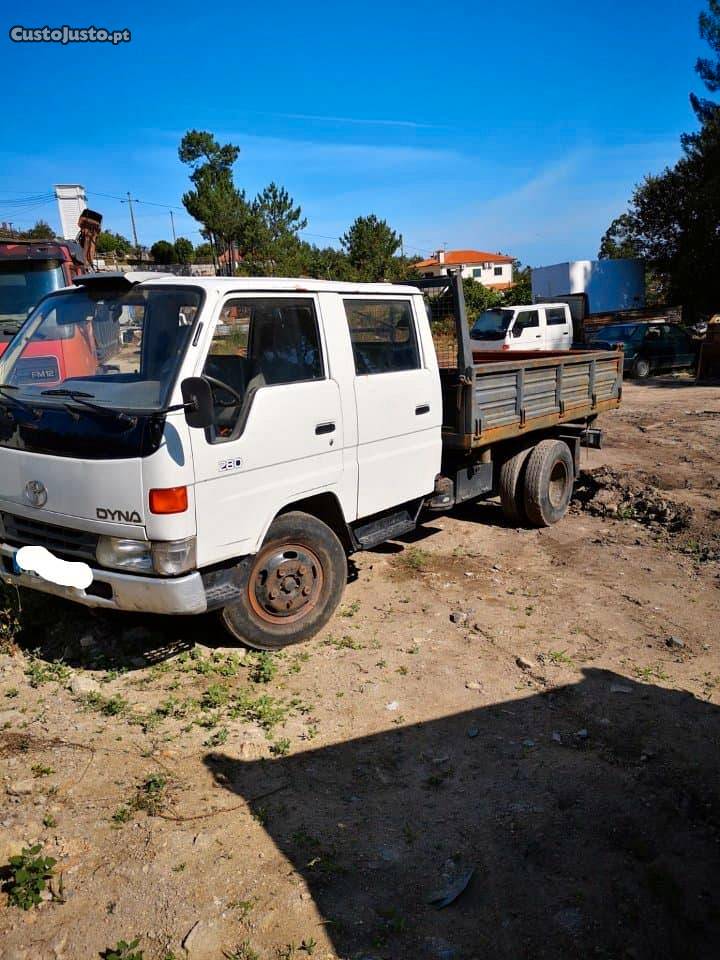 Toyota Dyna 280 basc. c. dupla Dezembro/00 - à venda -