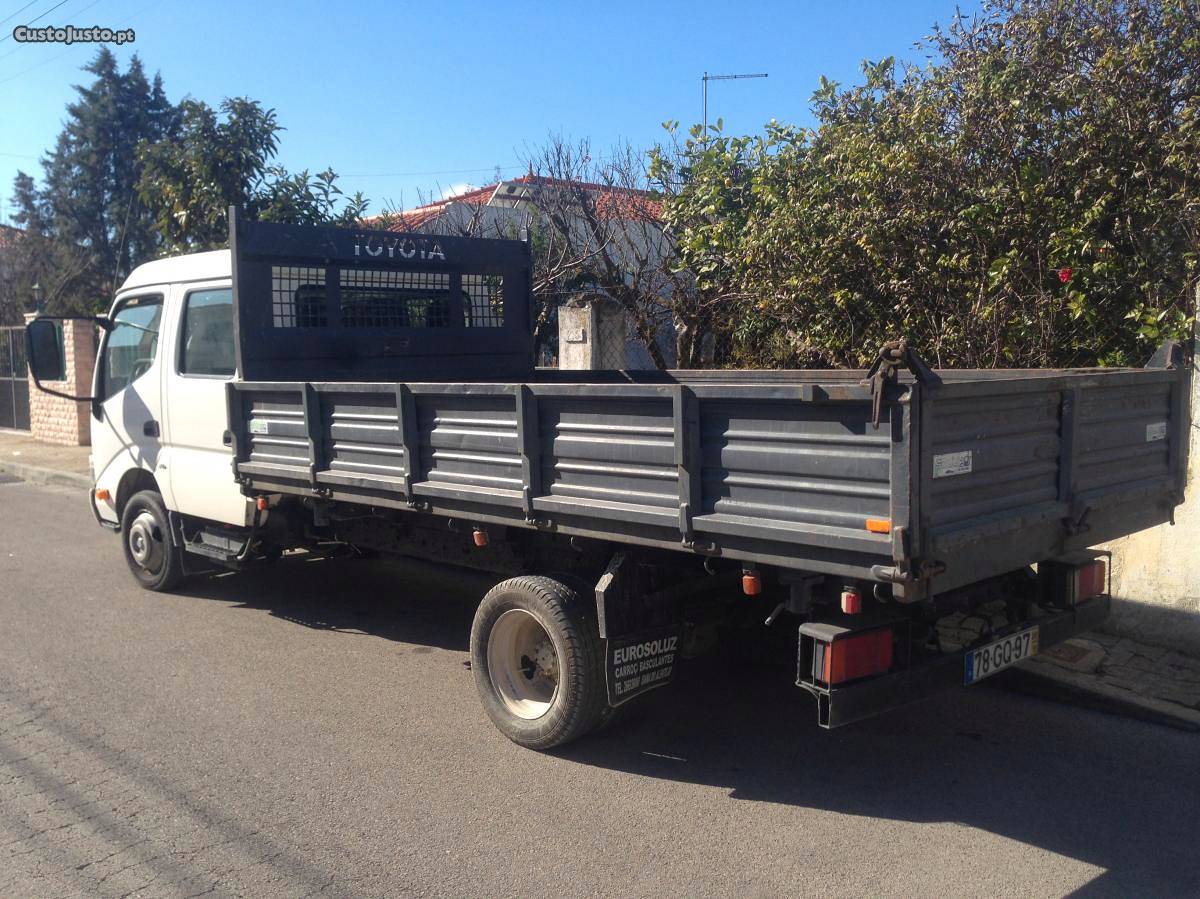 Toyota Dyna Tribascula Km Outubro/08 - à venda -