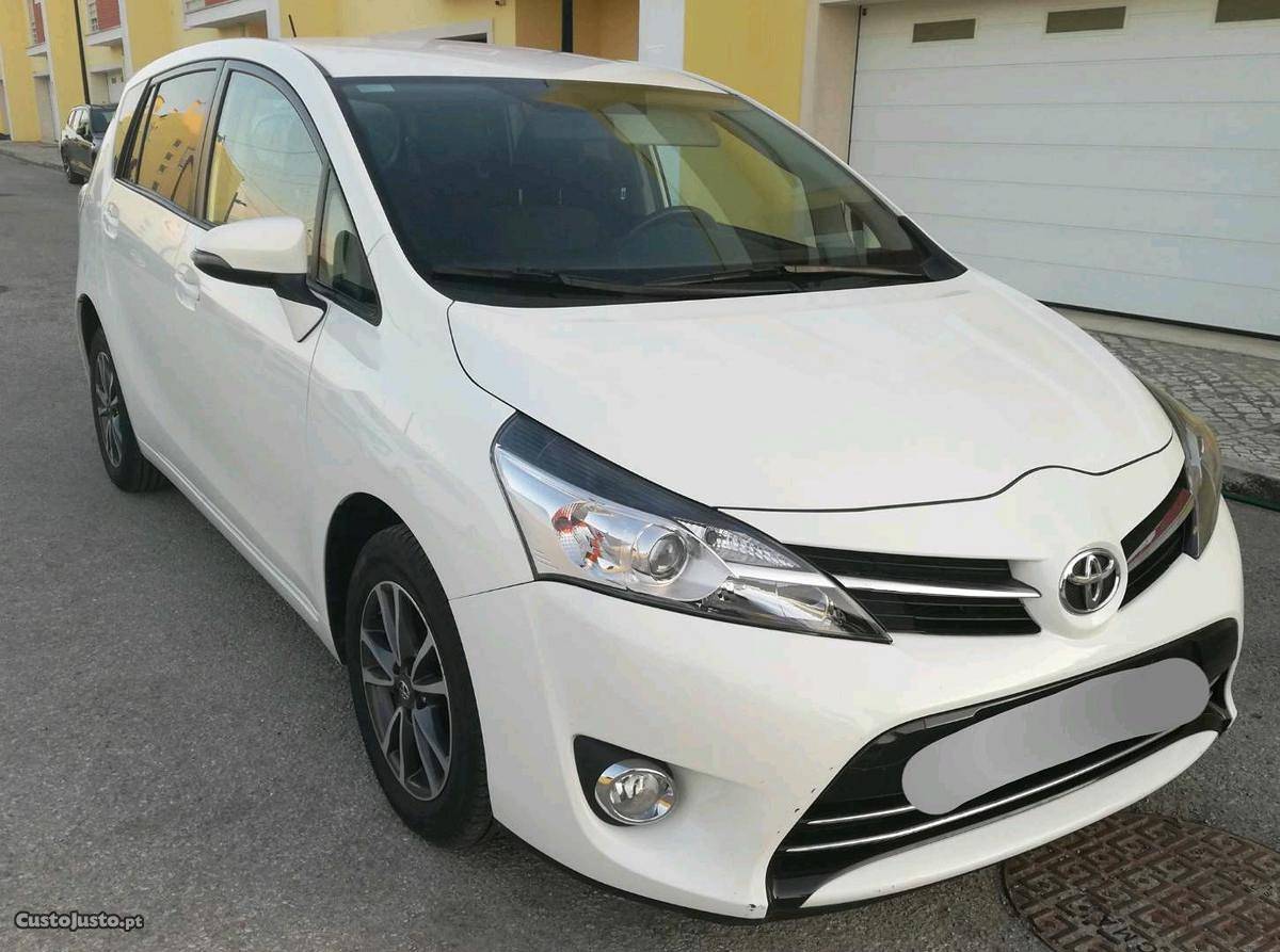 Toyota Verso 1.6 D4D Junho/14 - à venda - Monovolume / SUV,