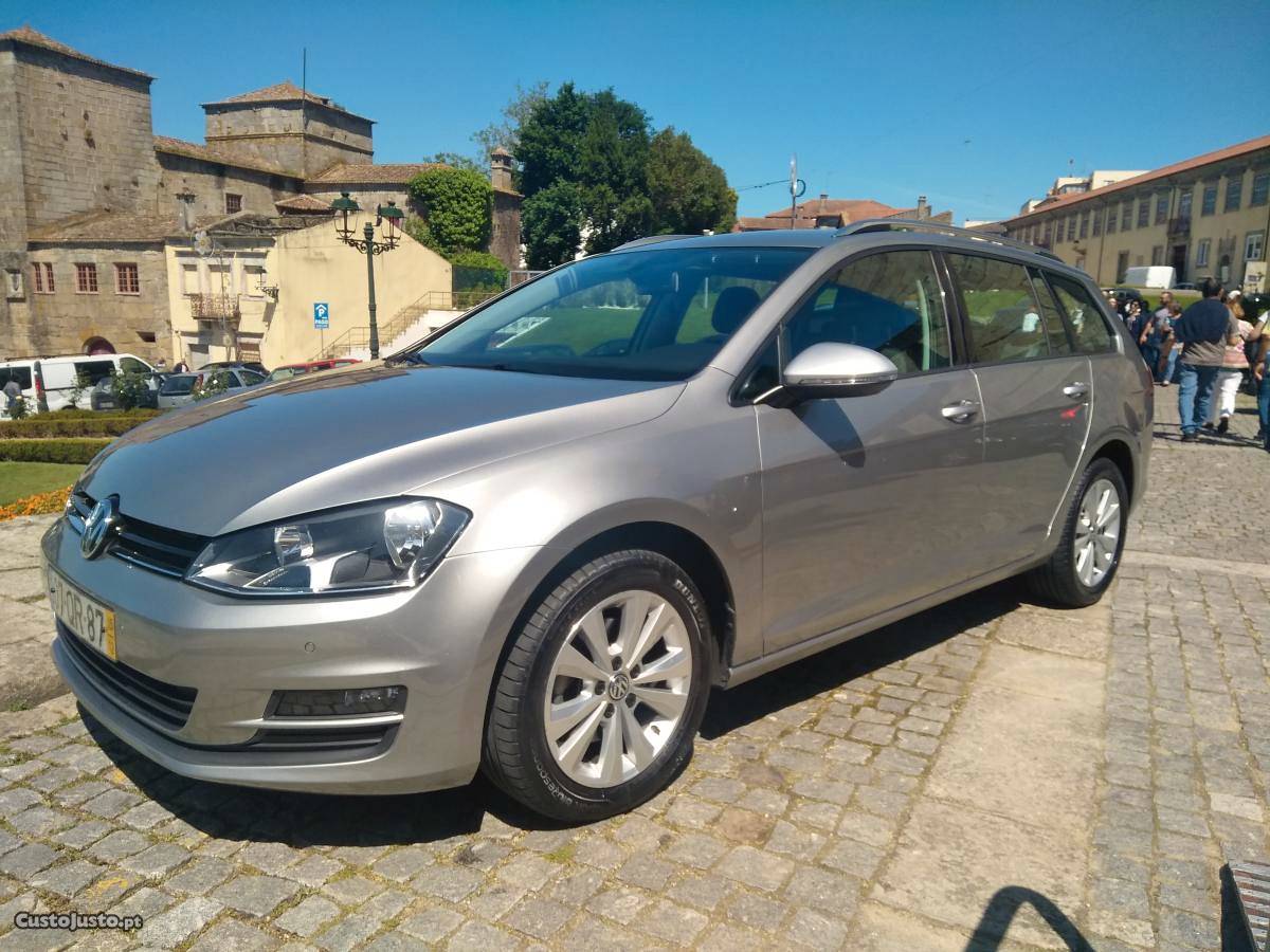 VW Golf 1.6 TDI com GPS Janeiro/16 - à venda - Ligeiros