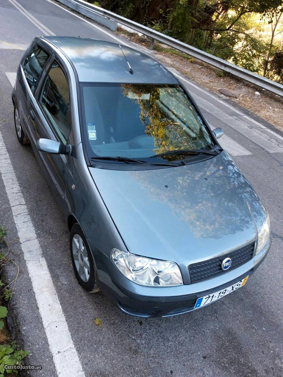 Fiat Punto 1.2 Dynamic Julho/04 - à venda - Ligeiros