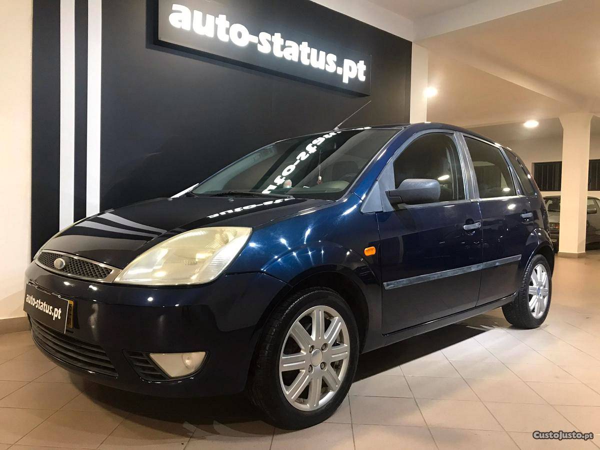 Ford Fiesta 1.4 TDci Maio/05 - à venda - Ligeiros