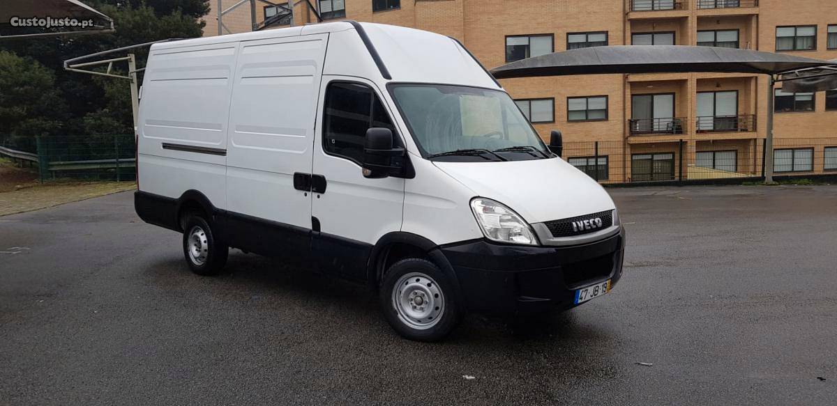 Iveco Daily 2.3 HPI 35S13 Naci Abril/10 - à venda -