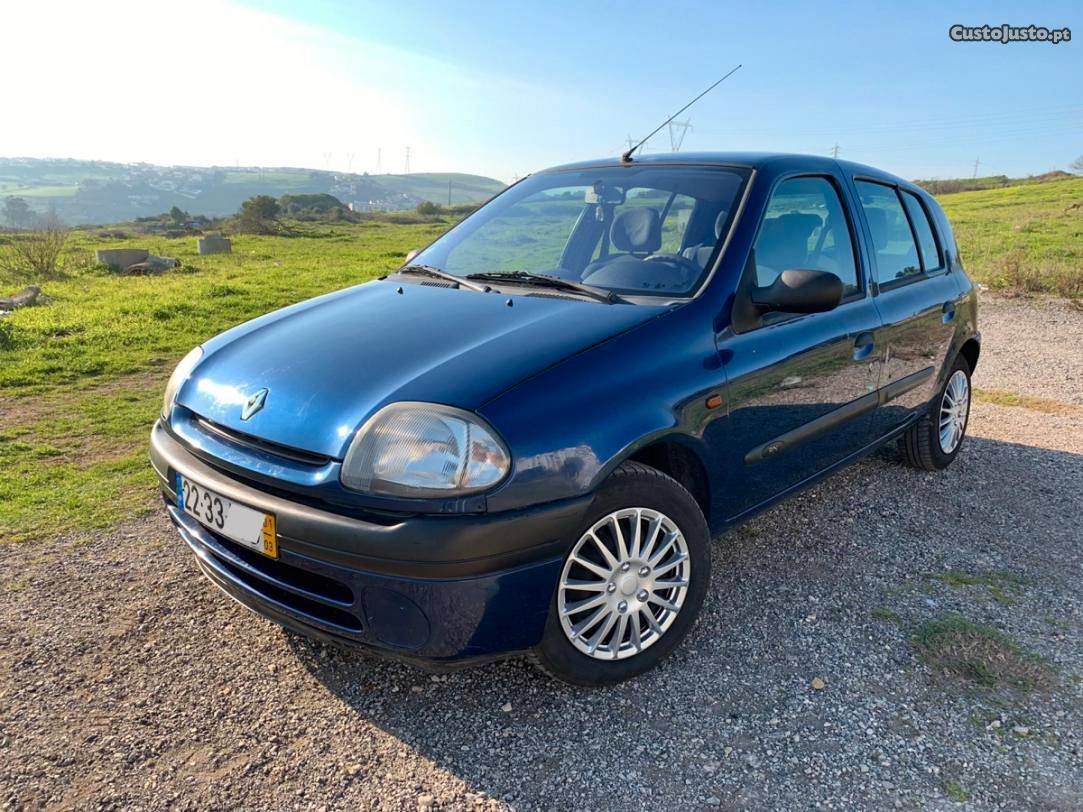 Renault Clio 1.2i RN - Dir Assit. Março/01 - à venda -